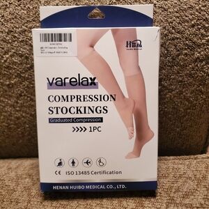 New Compression Pantyhose Stockings Beige Closed Toe 15-25 mmHg Size Medium